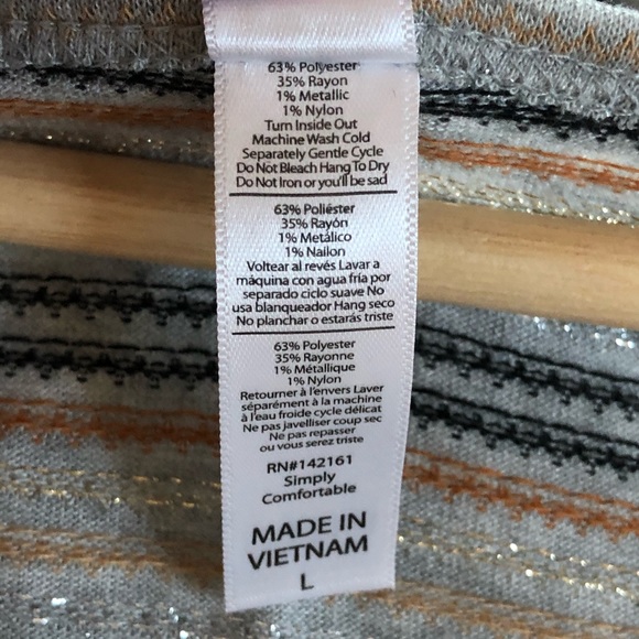 NWOT Large Gray Classic Tee - Picture 4 of 6